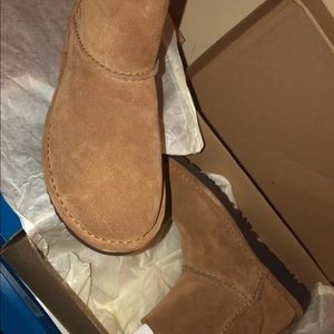 Brand new Unlined uggs very comfortable with box